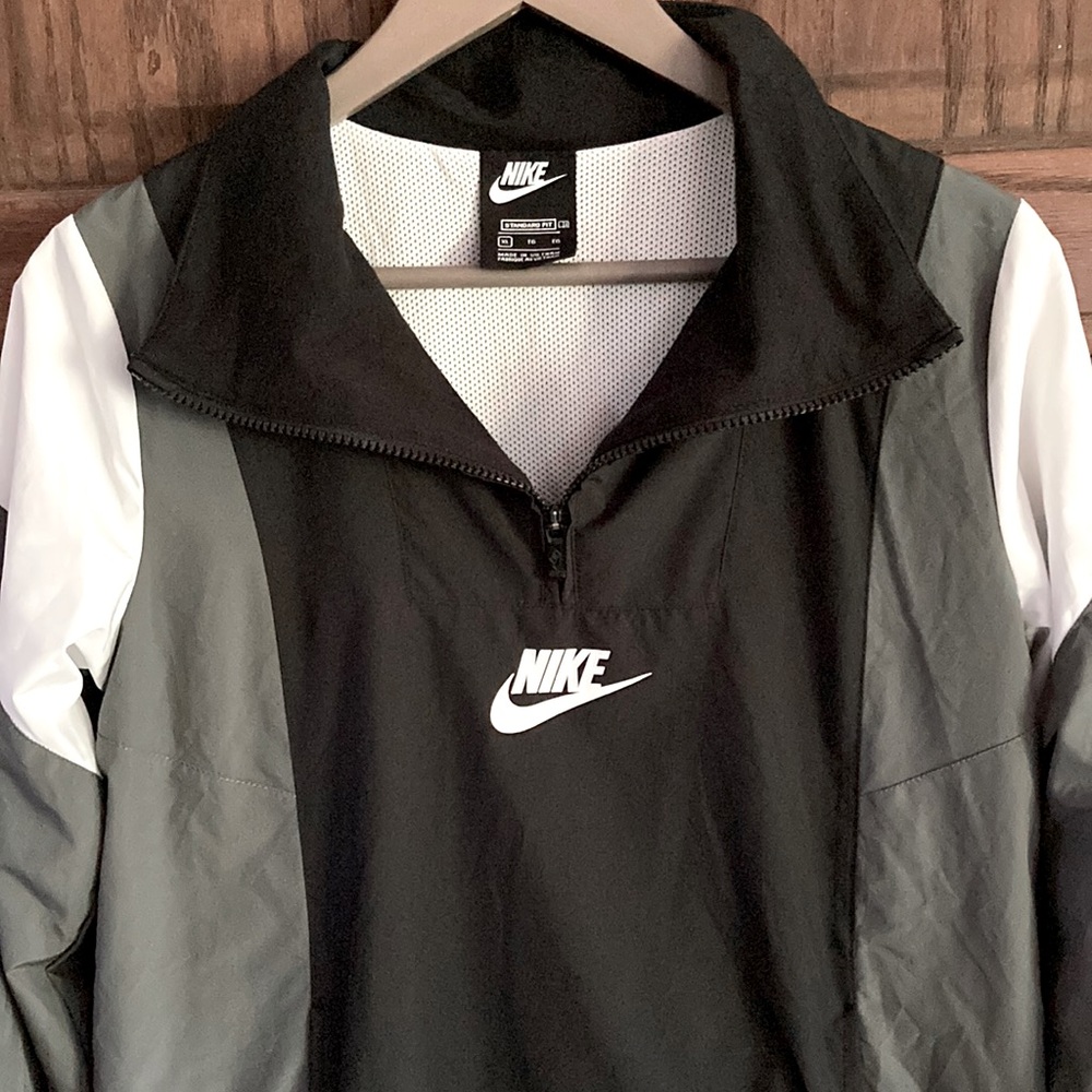 Nike unisex windbreaker